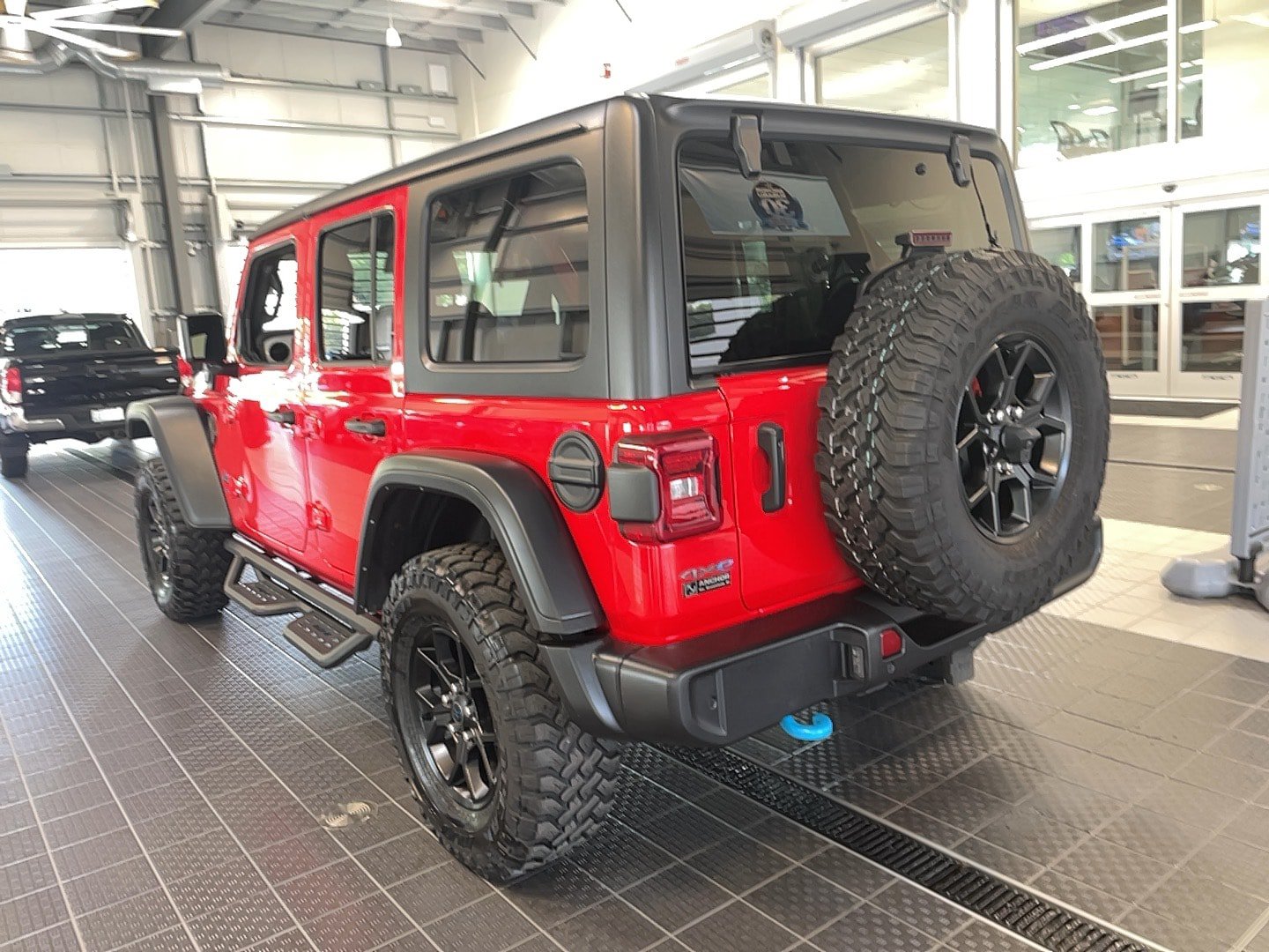 Used 2024 Jeep Wrangler Unlimited AWD/4WD image 15