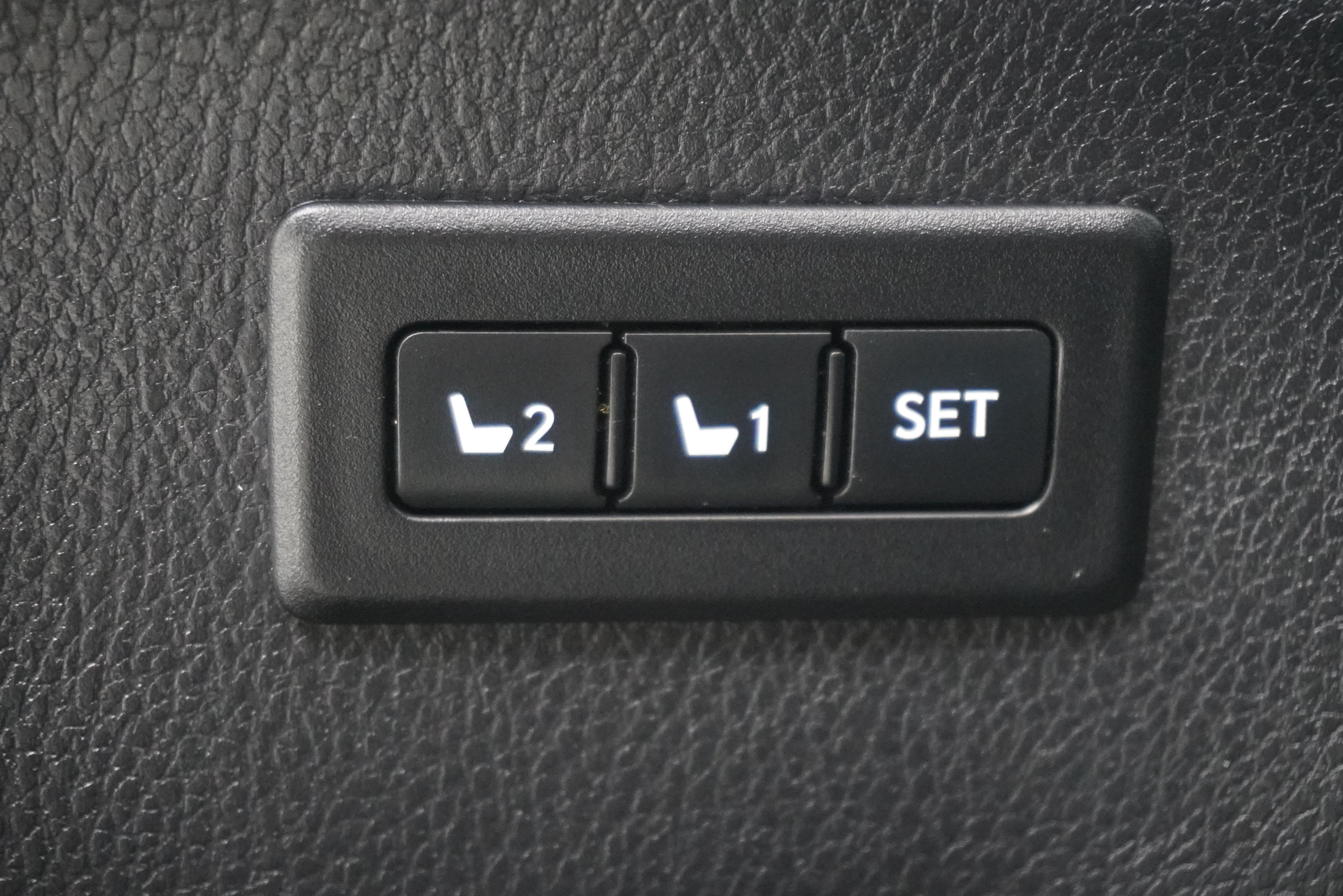 Used 2013 Toyota RAV4 Limited FWD image 16