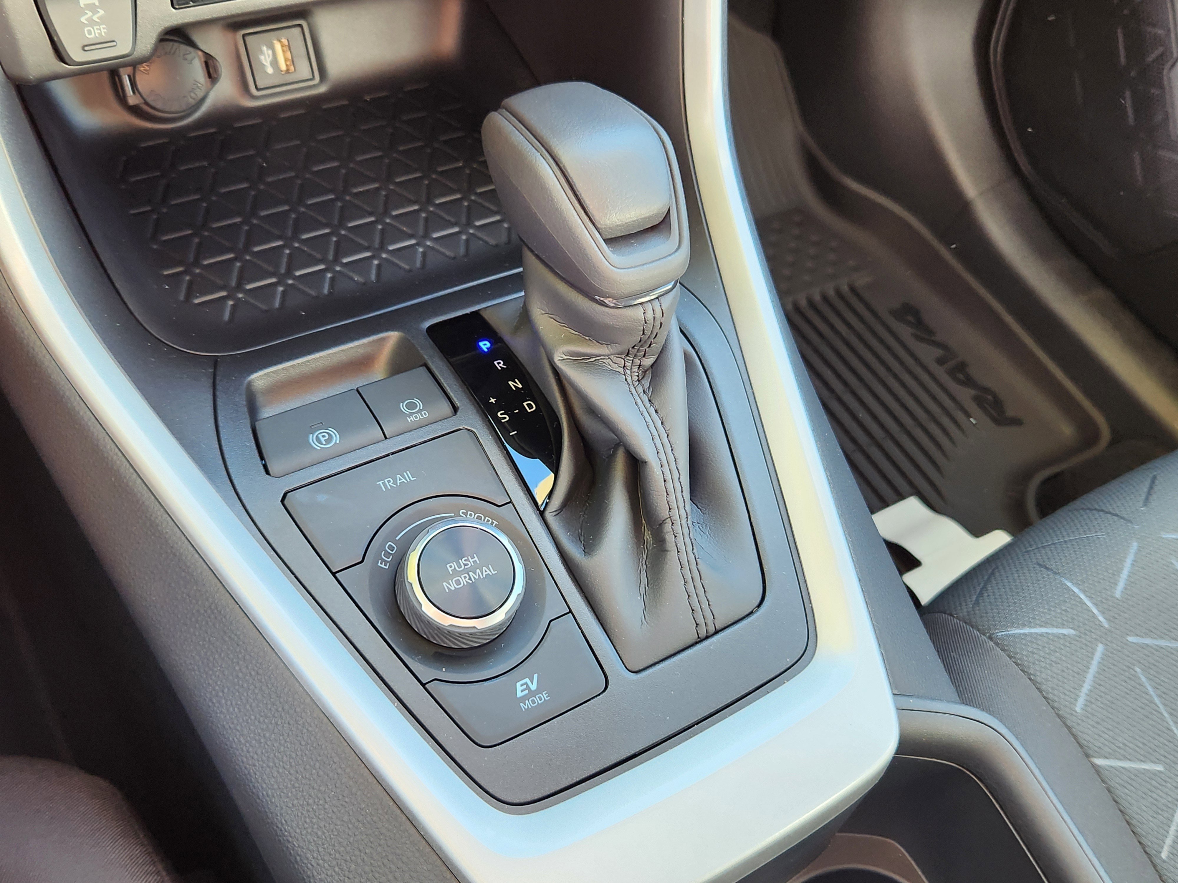 Certified 2025 Toyota RAV4 XLE image 24