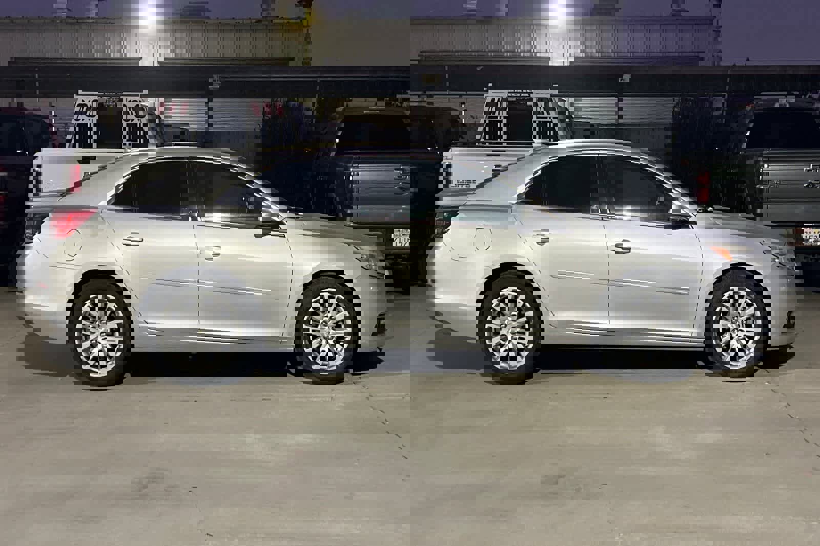 Used 2015 Chevrolet Malibu LT image 9