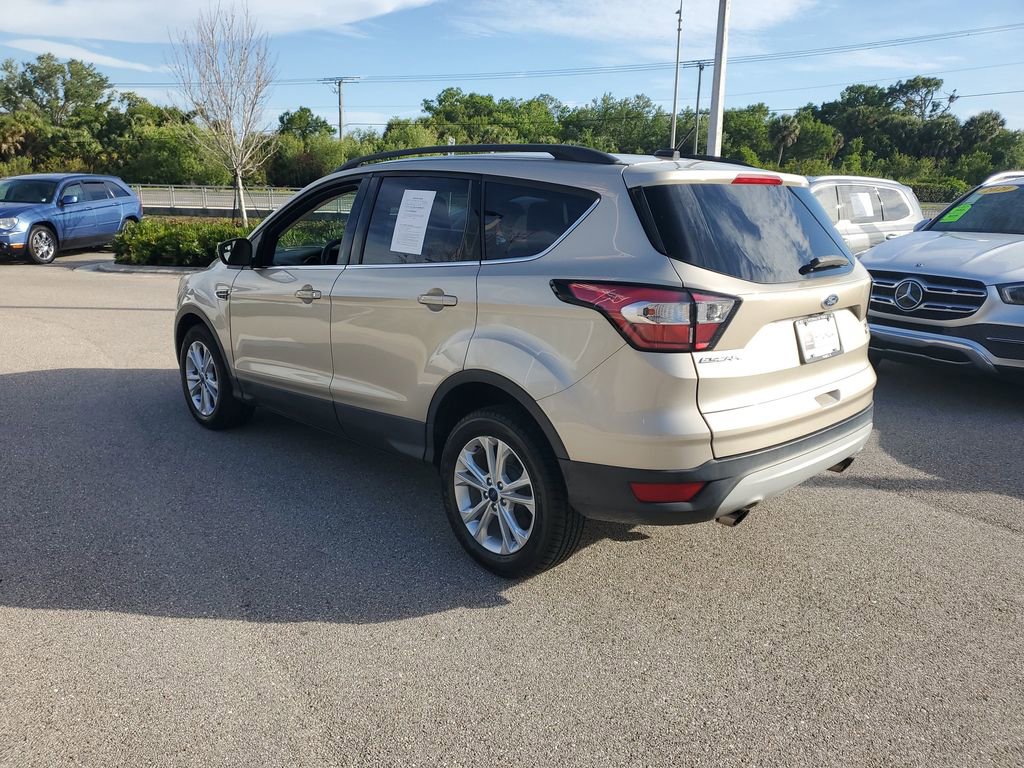 Used 2018 Ford Escape SE image 4