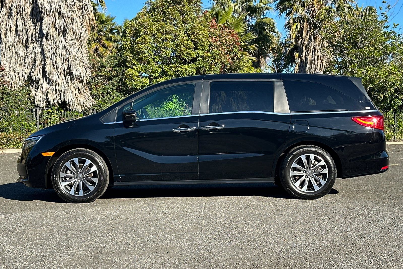 Used 2024 Honda Odyssey EX-L image 6