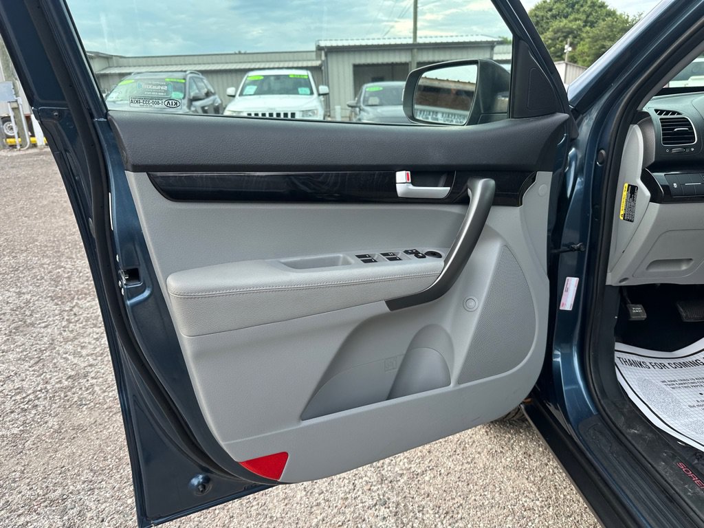 Used 2015 Kia Sorento LX FWD image 11