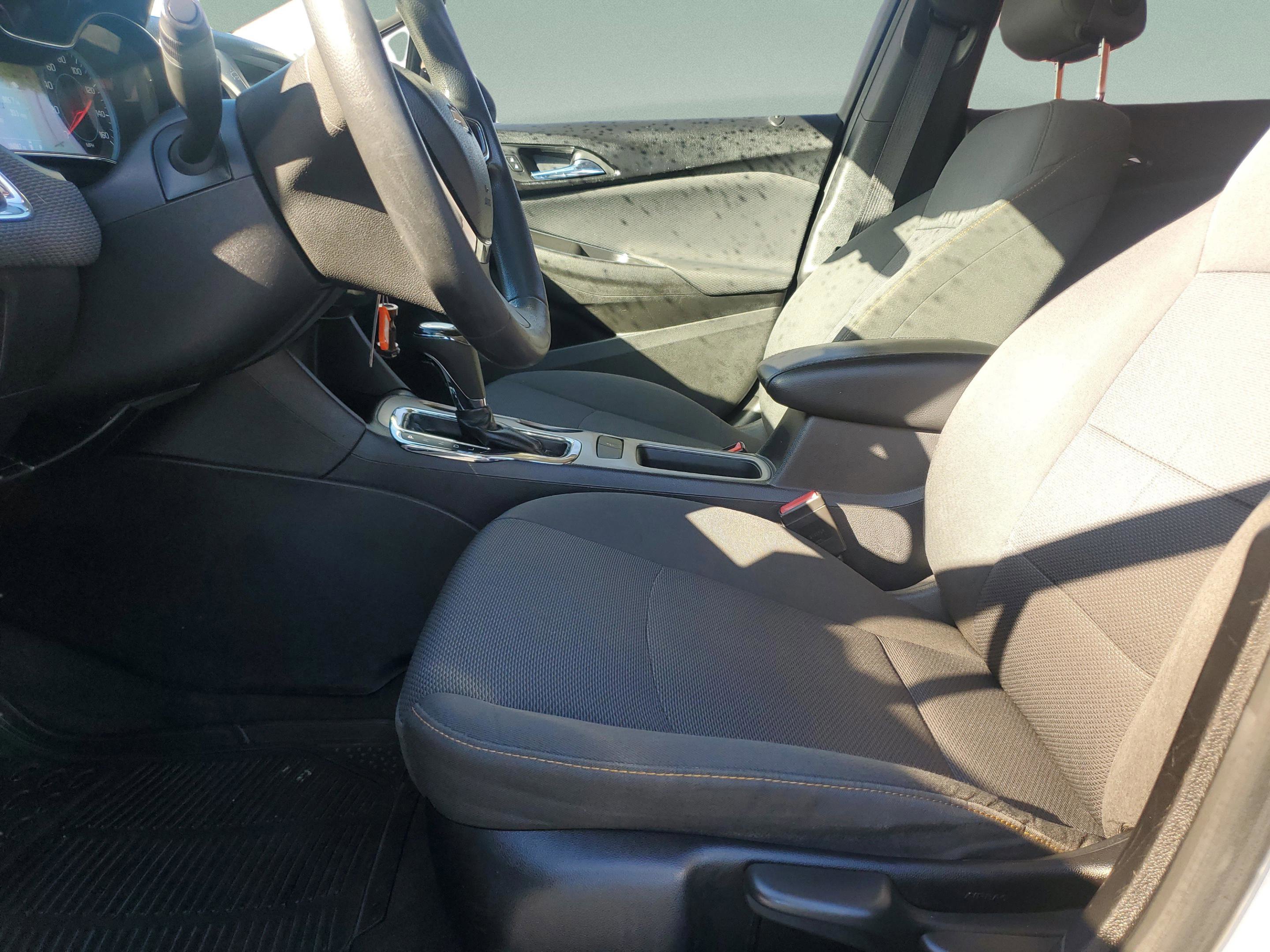 Used 2018 Chevrolet Cruze LS FWD image 13