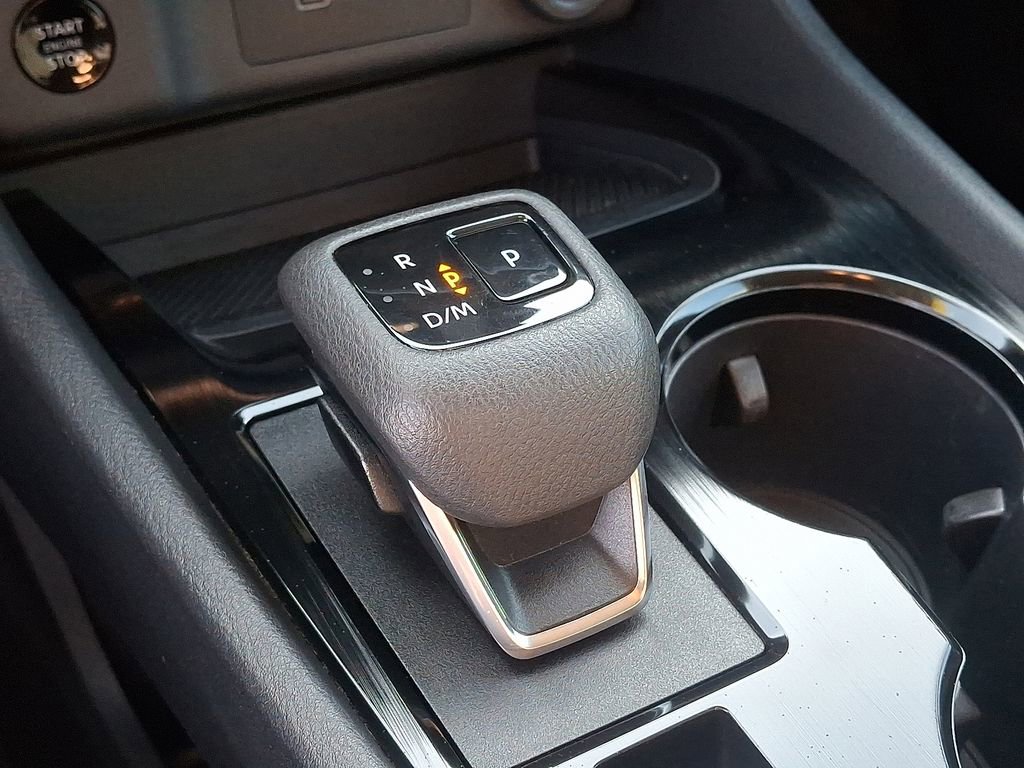 Used 2024 Nissan Rogue S image 14