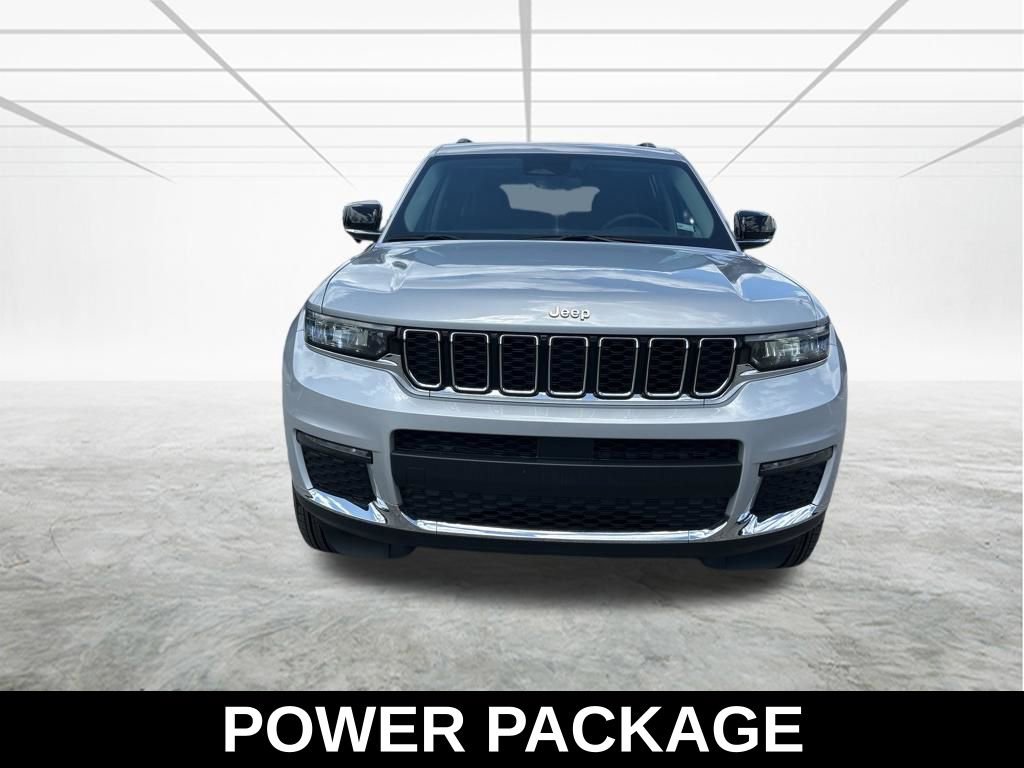 Used 2024 Jeep Grand Cherokee L Limited RWD image 9