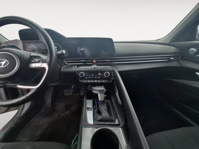 Used 2023 Hyundai Elantra SEL w/ Convenience Package FWD image 11