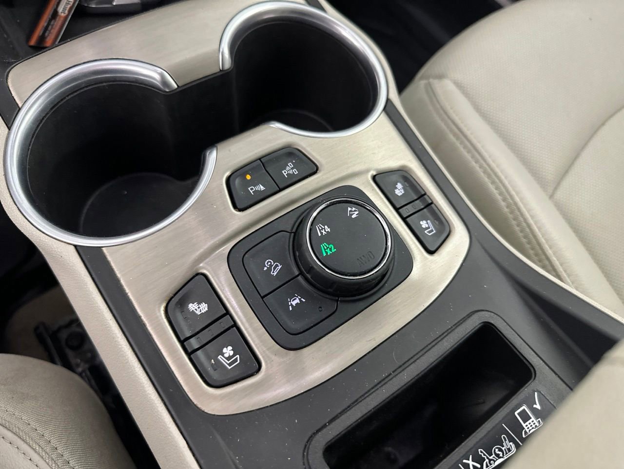Used 2020 GMC Terrain Denali w/ Denali Premium Package AWD/4WD image 21