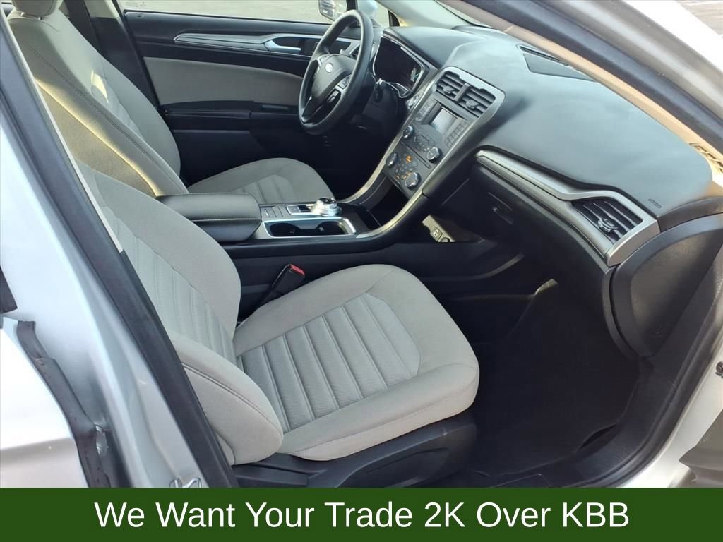 Used 2018 Ford Fusion S image 18