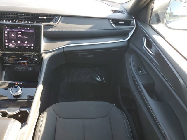 Certified 2025 Jeep Grand Cherokee L Laredo image 22