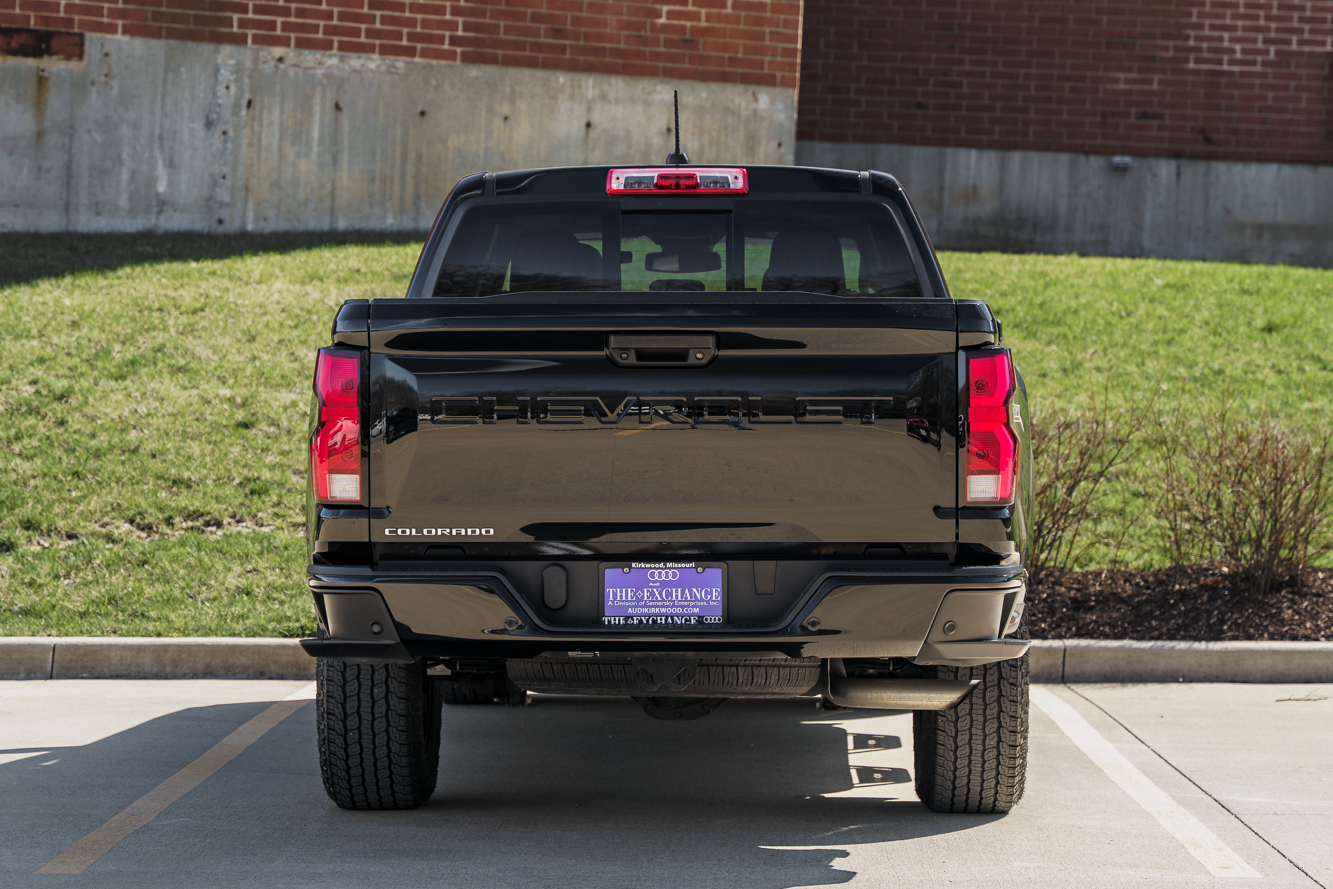 Used 2024 Chevrolet Colorado Z71 w/ Z71 Convenience Package 2 image 26