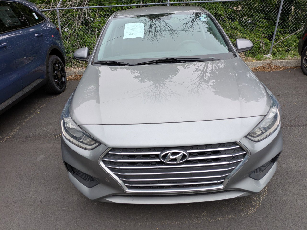 Used 2022 Hyundai Accent SE FWD image 2