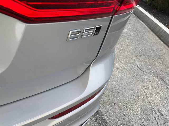 Used 2025 Volvo XC60 B5 Plus image 14