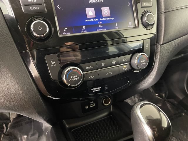 Used 2018 Nissan Rogue SV AWD/4WD image 8
