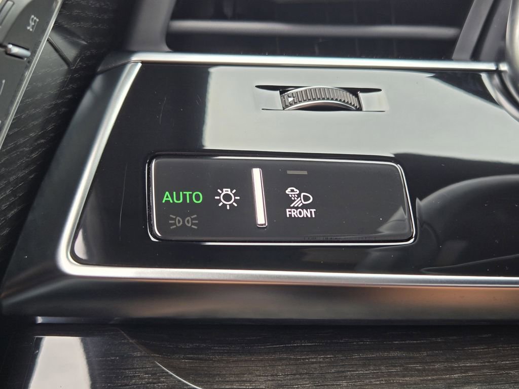 Certified 2025 Audi Q8 Prestige w/ Prestige Package AWD/4WD image 28