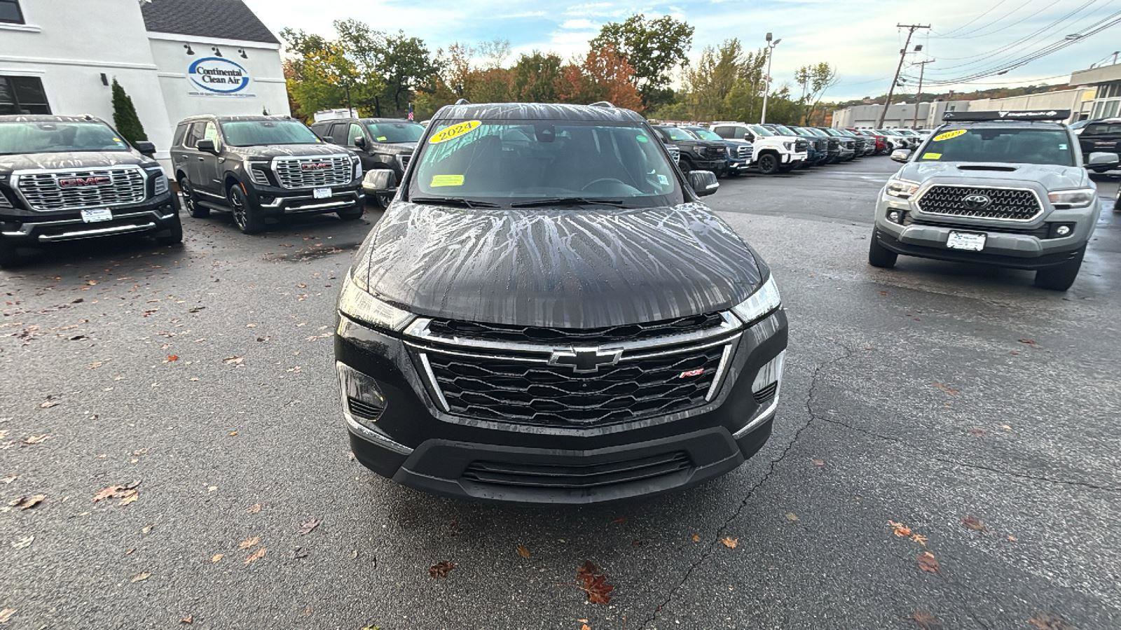 Used 2024 Chevrolet Traverse RS image 2