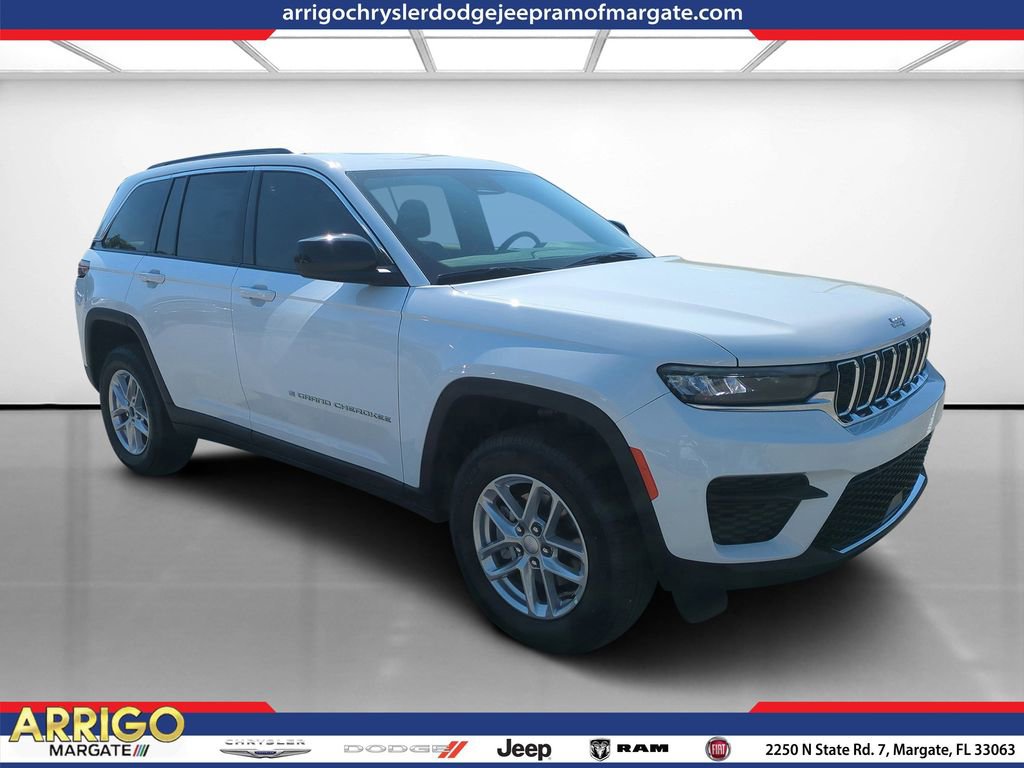 New 2025 Jeep Grand Cherokee Laredo RWD image 1