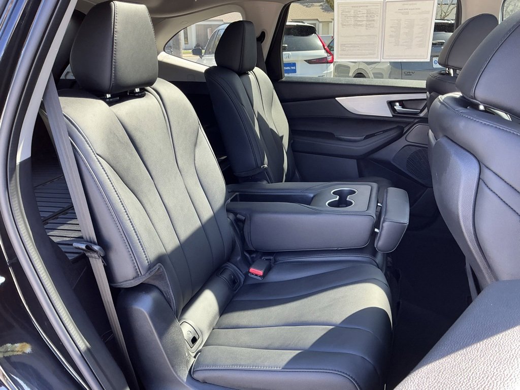 Used 2025 Acura MDX FWD image 19