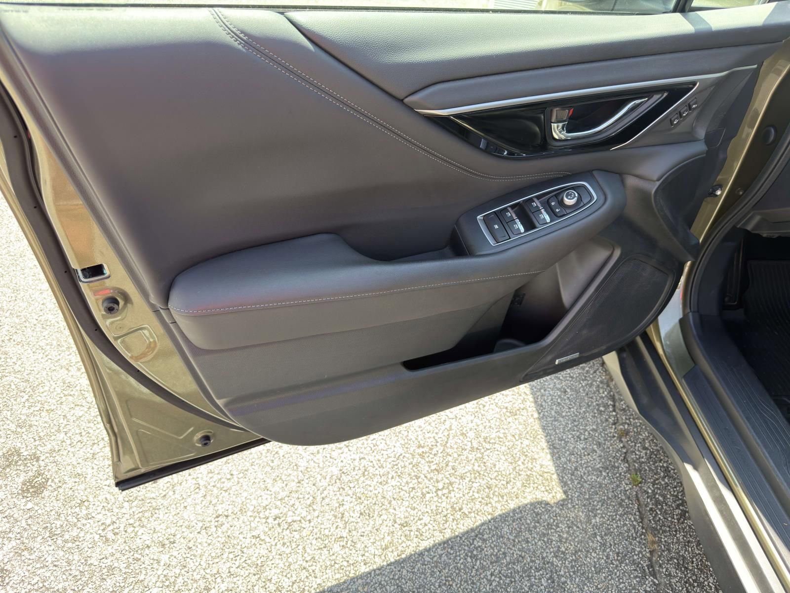 Certified 2022 Subaru Outback Limited AWD/4WD image 10