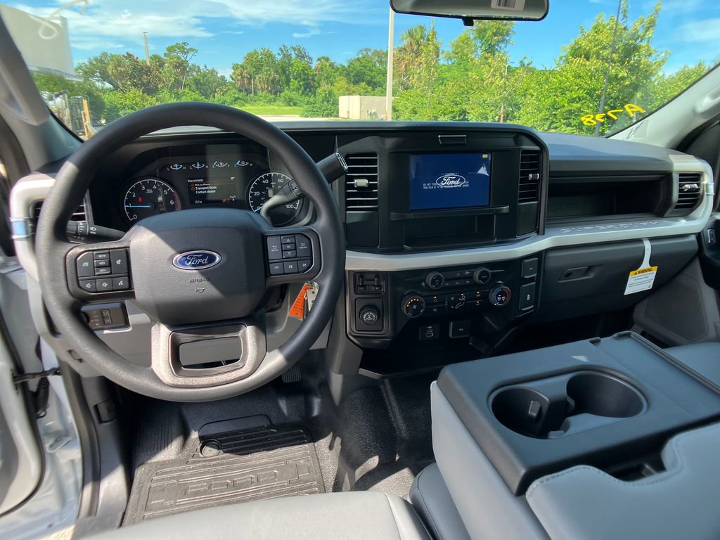 New 2026 Ford F250 XL w/ XL Chrome Package image 6