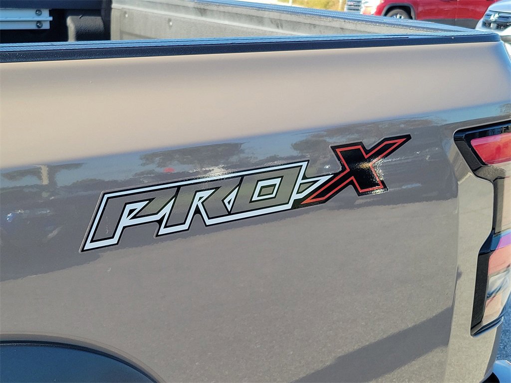Used 2022 Nissan Frontier Pro-X image 13