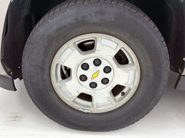 Used 2011 Chevrolet Suburban LT image 7