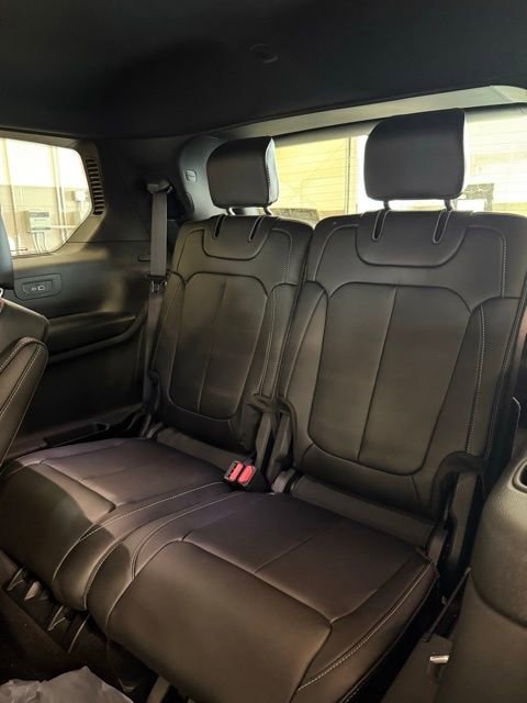 New 2025 Jeep Grand Cherokee L Limited w/ Trailer Tow Package image 19