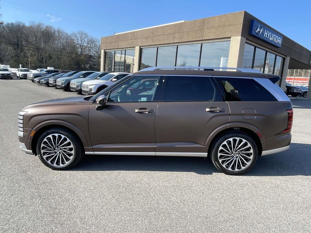 Used 2026 Hyundai Palisade Calligraphy image 2