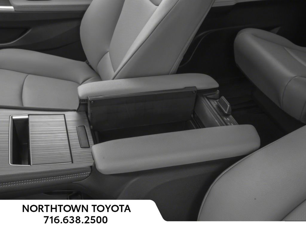 New 2026 Toyota Sienna XLE image 13