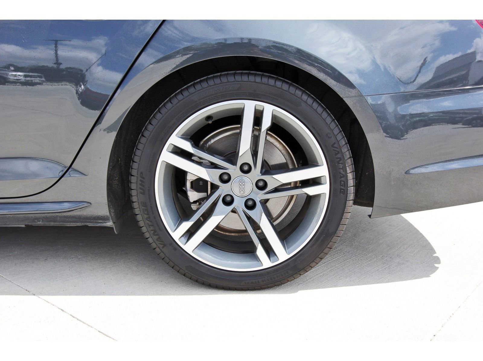 Used 2018 Audi A4 2.0T Ultra Premium Plus w/ Premium Plus Package image 31