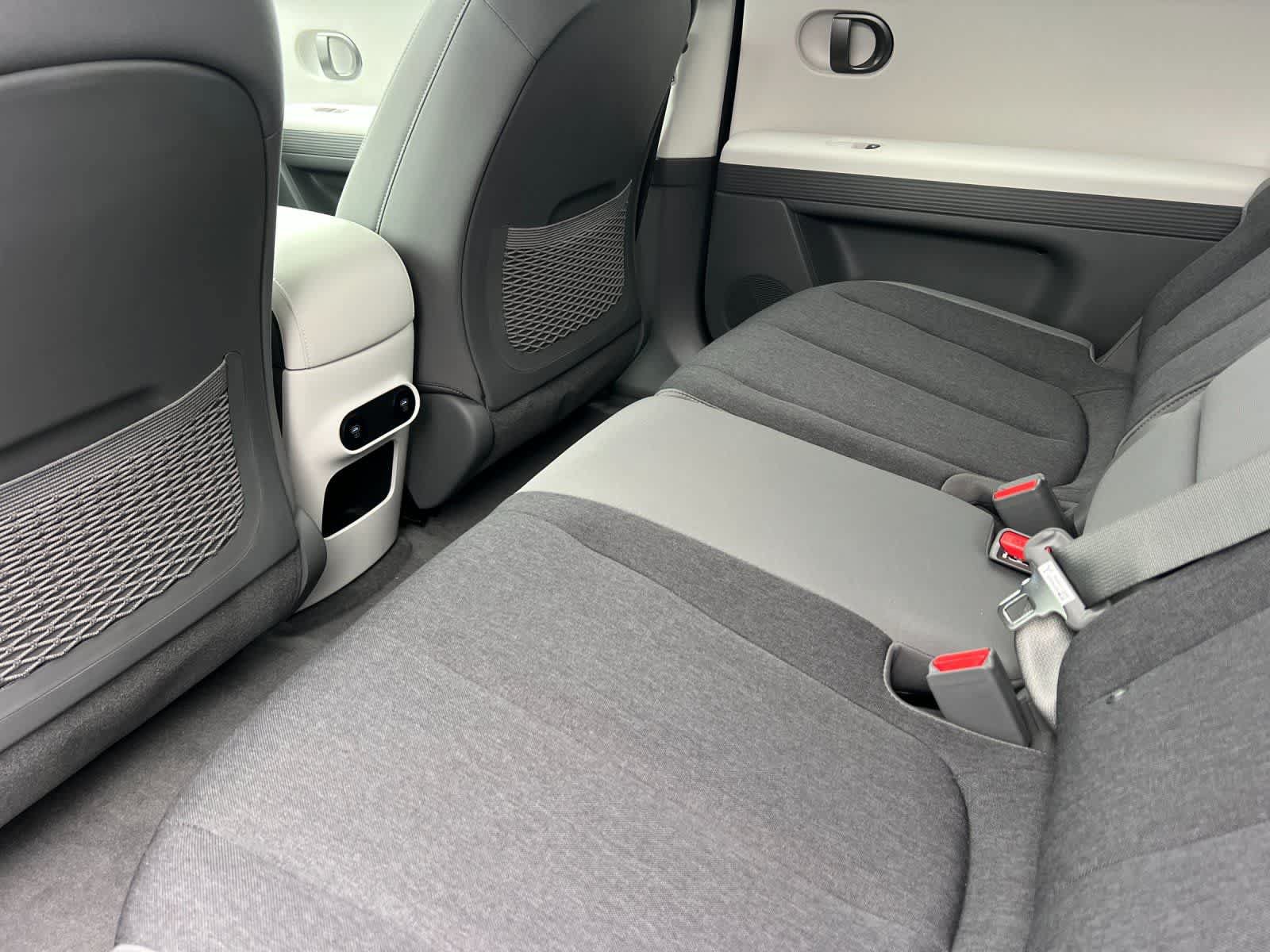 New 2025 Hyundai Ioniq 5 SE RWD video 4