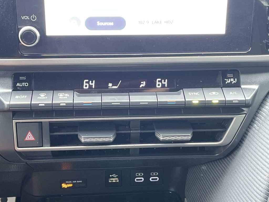 Used 2025 Toyota Camry SE w/ Convenience Package FWD image 38