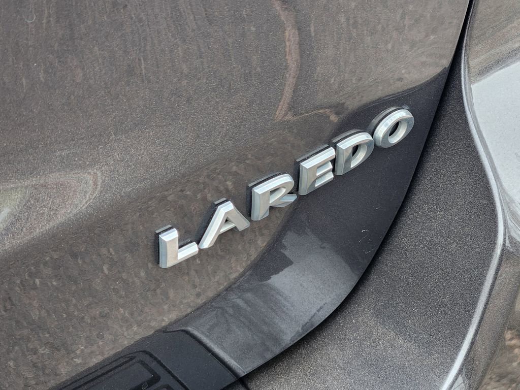 Used 2021 Jeep Grand Cherokee Laredo image 31