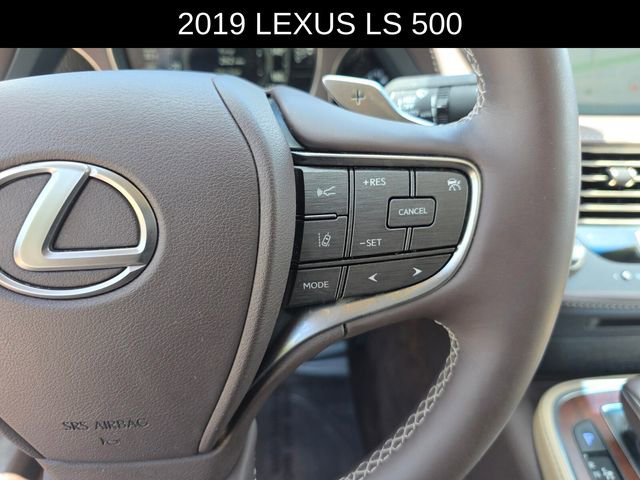 Used 2019 Lexus LS 500 w/ Accessory Package (Z2) RWD image 28