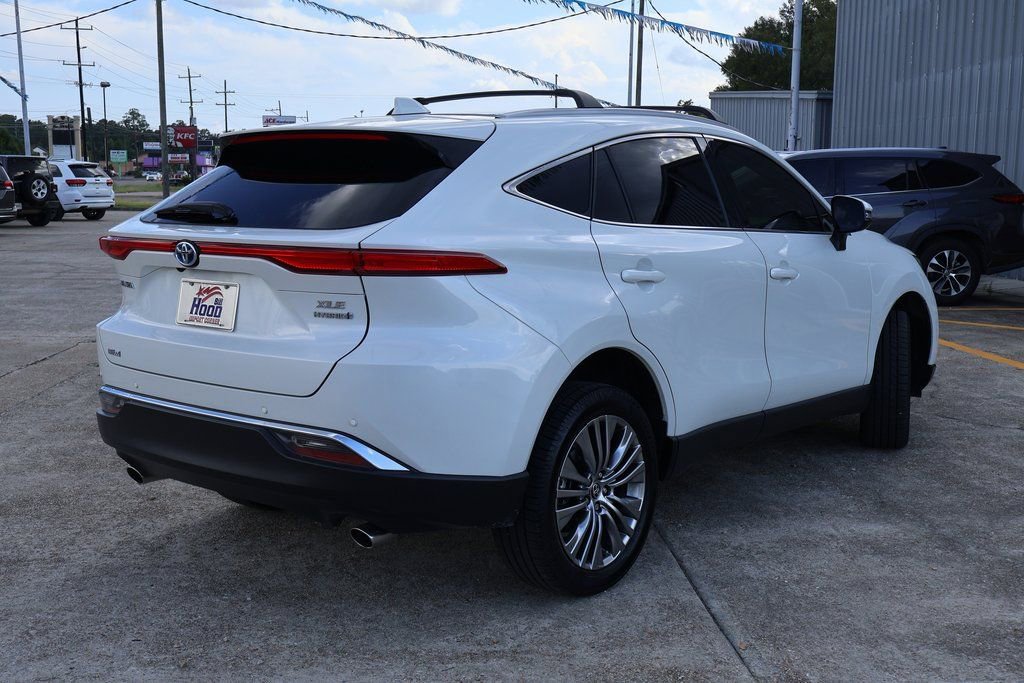 Used 2022 Toyota Venza XLE image 19