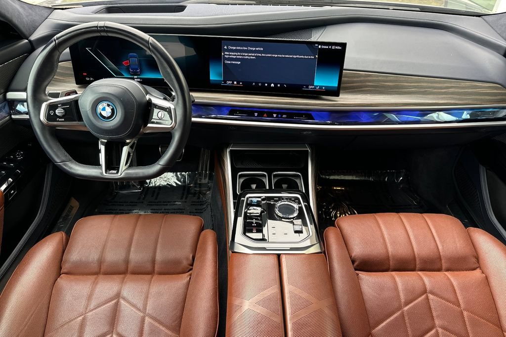 Used 2023 BMW i7 xDrive60 AWD/4WD image 14
