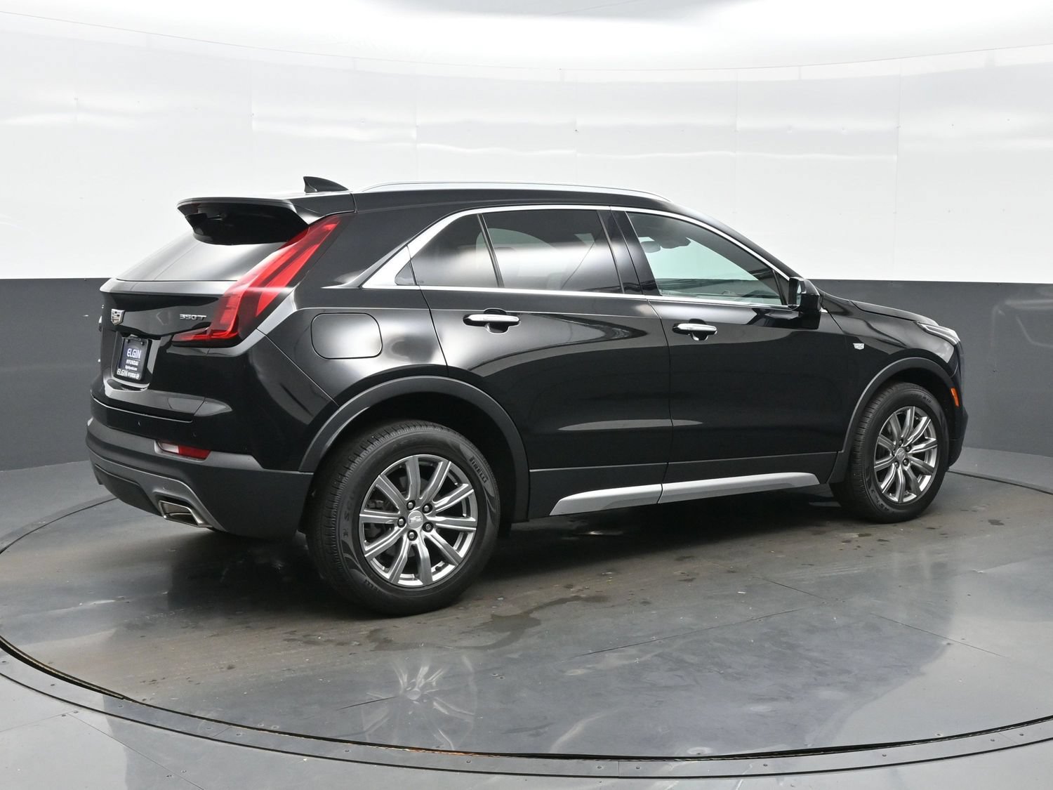 Used 2020 Cadillac XT4 Premium Luxury w/ Technology Package AWD/4WD image 6