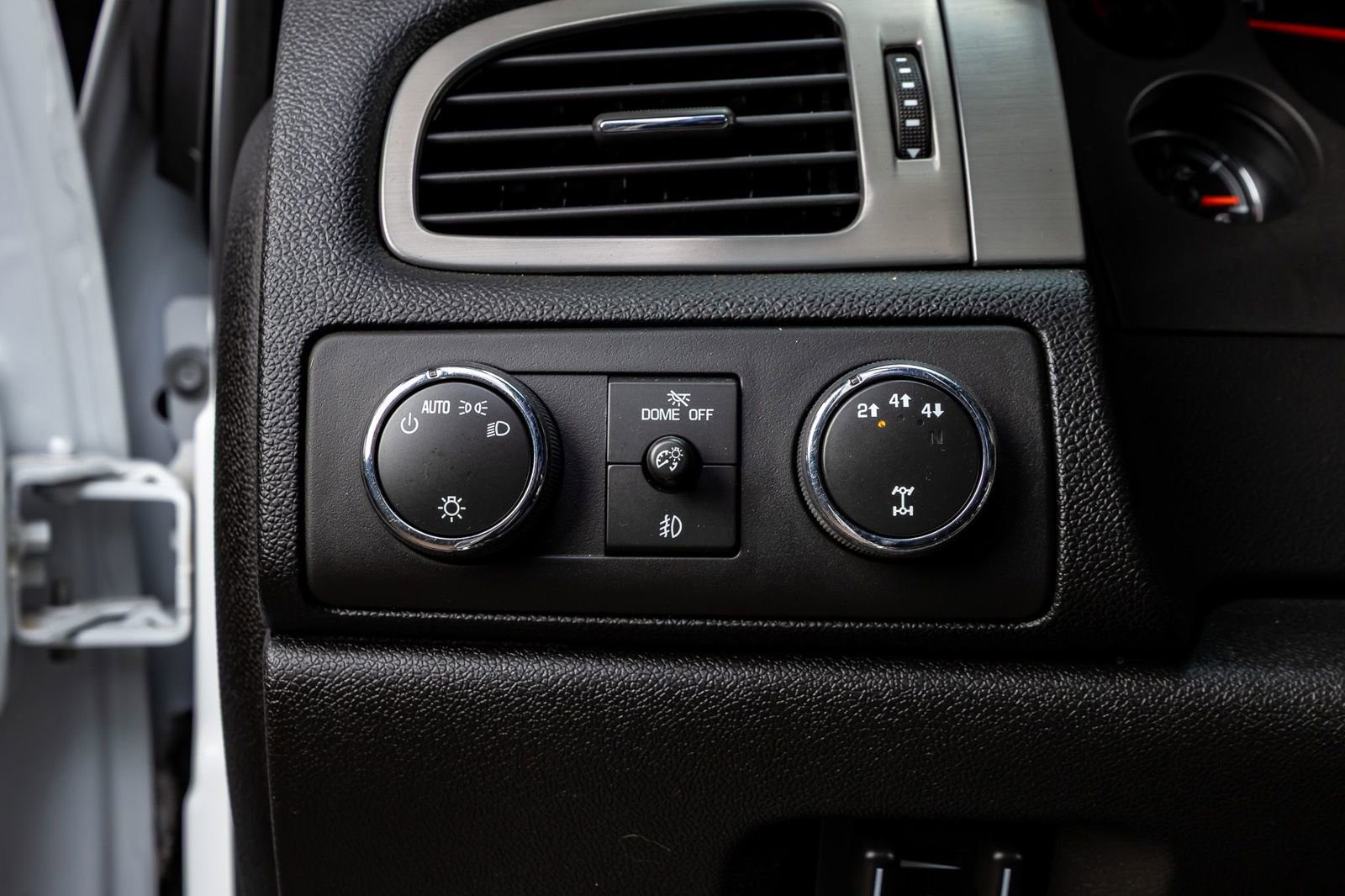 Used 2014 Chevrolet Silverado 2500 LTZ w/ LTZ Plus Package image 21