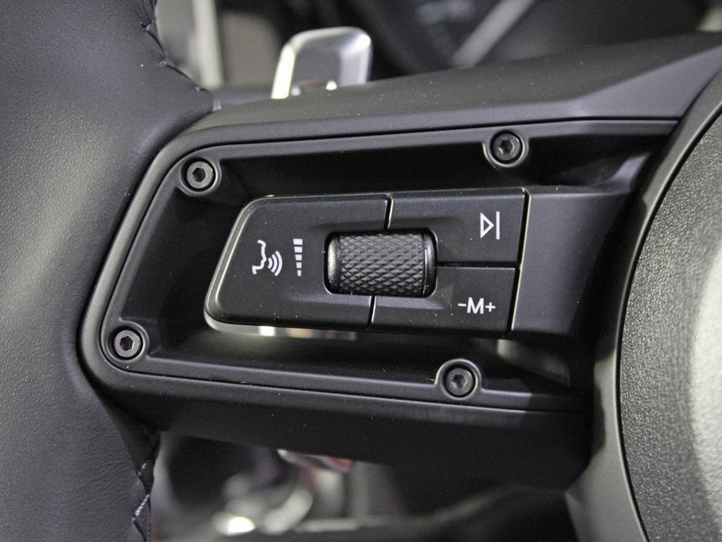 Certified 2026 Porsche Macan AWD/4WD image 23