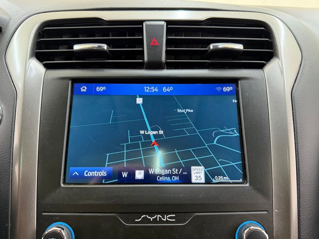 Used 2020 Ford Fusion SE FWD image 26