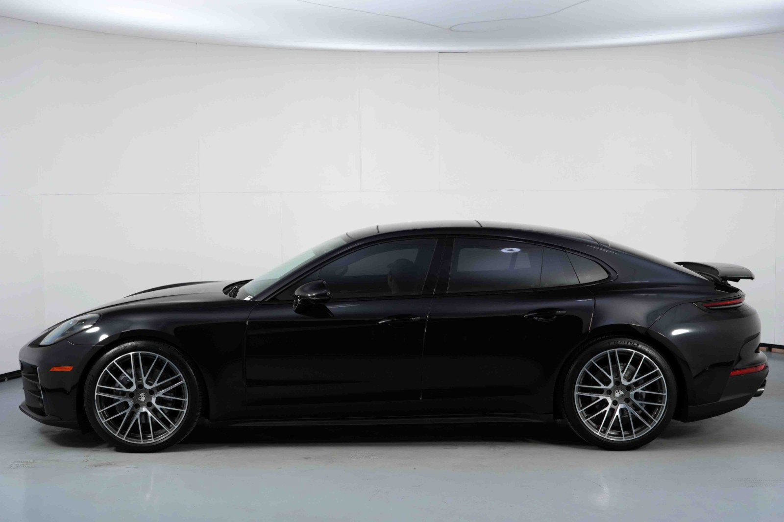Used 2024 Porsche Panamera image 51