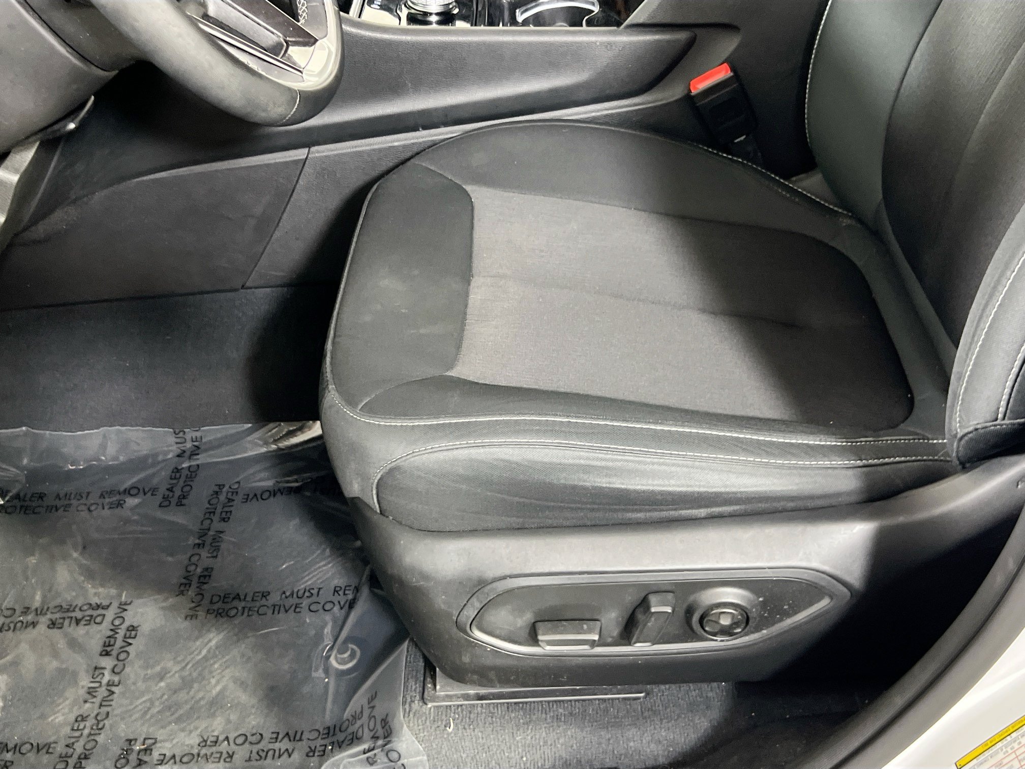 Used 2023 Jeep Grand Cherokee Laredo AWD/4WD image 18