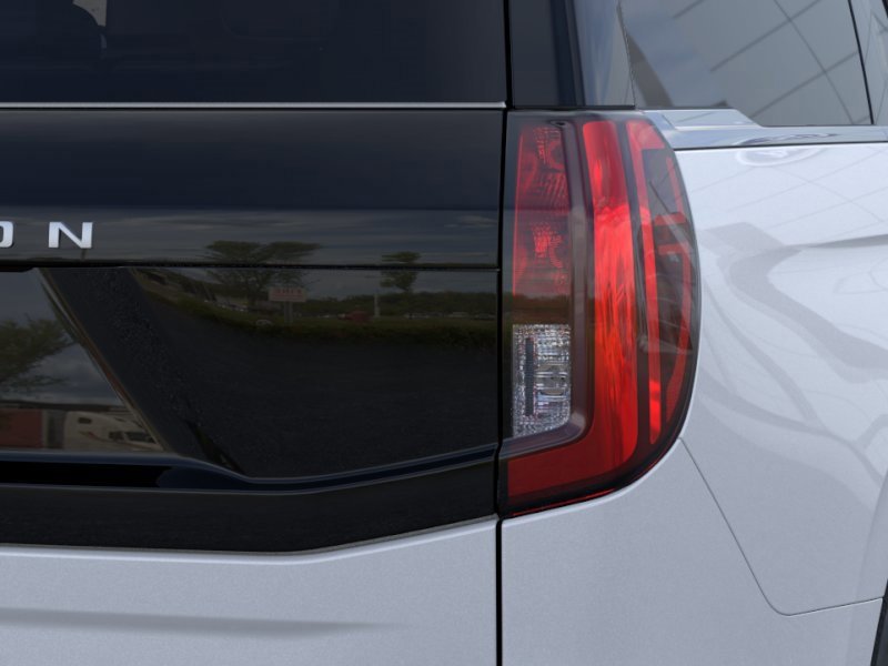 New 2025 Ford Expedition Active image 21