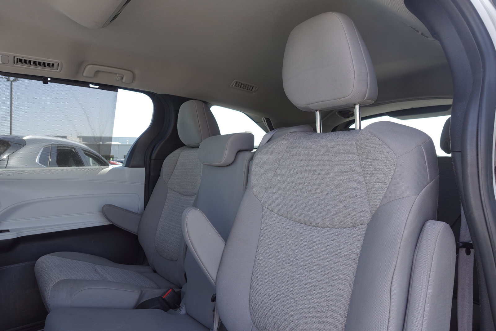 Used 2025 Toyota Sienna LE FWD image 12