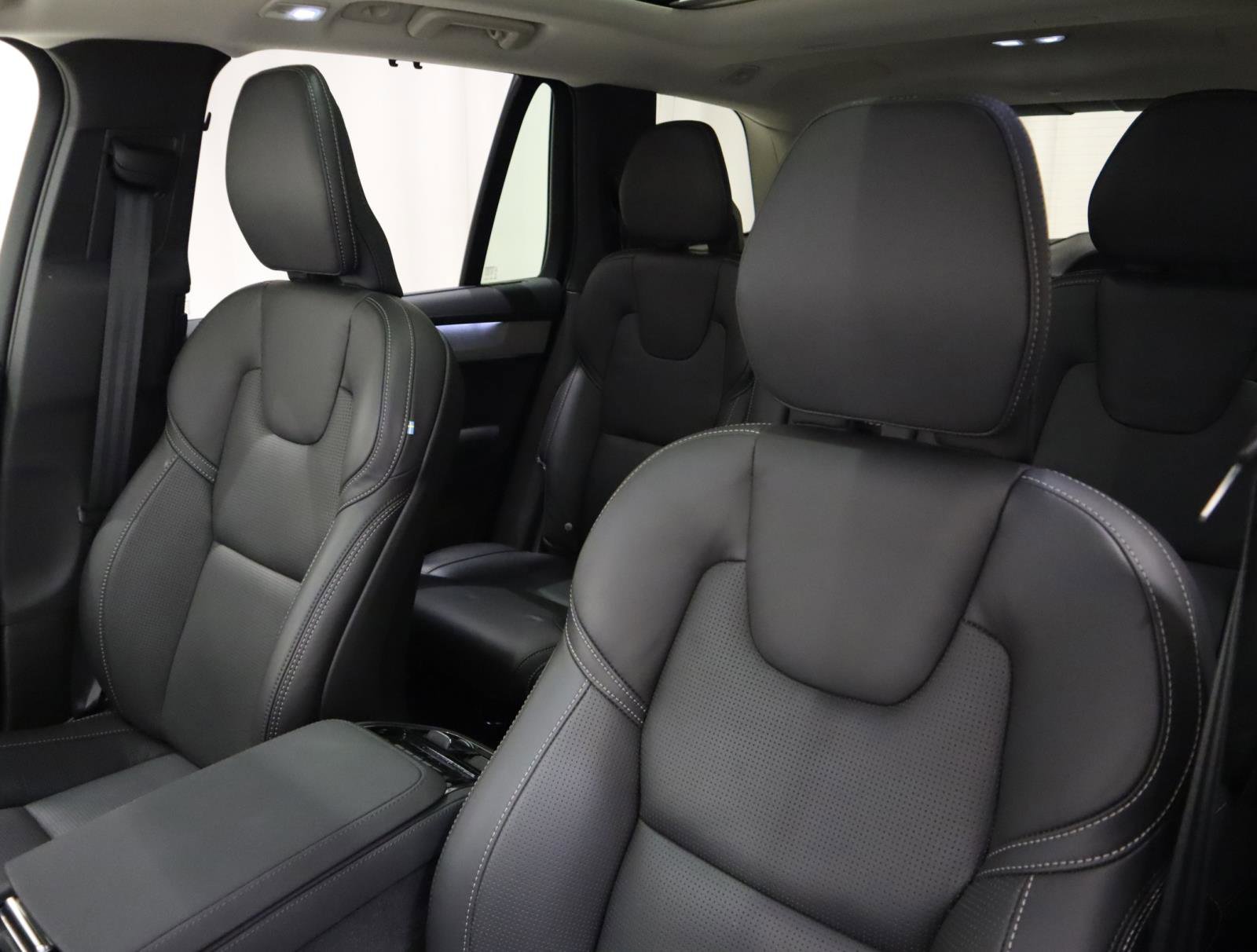 Used 2025 Volvo XC90 T8 Ultra w/ Protection Package Premier AWD/4WD image 22