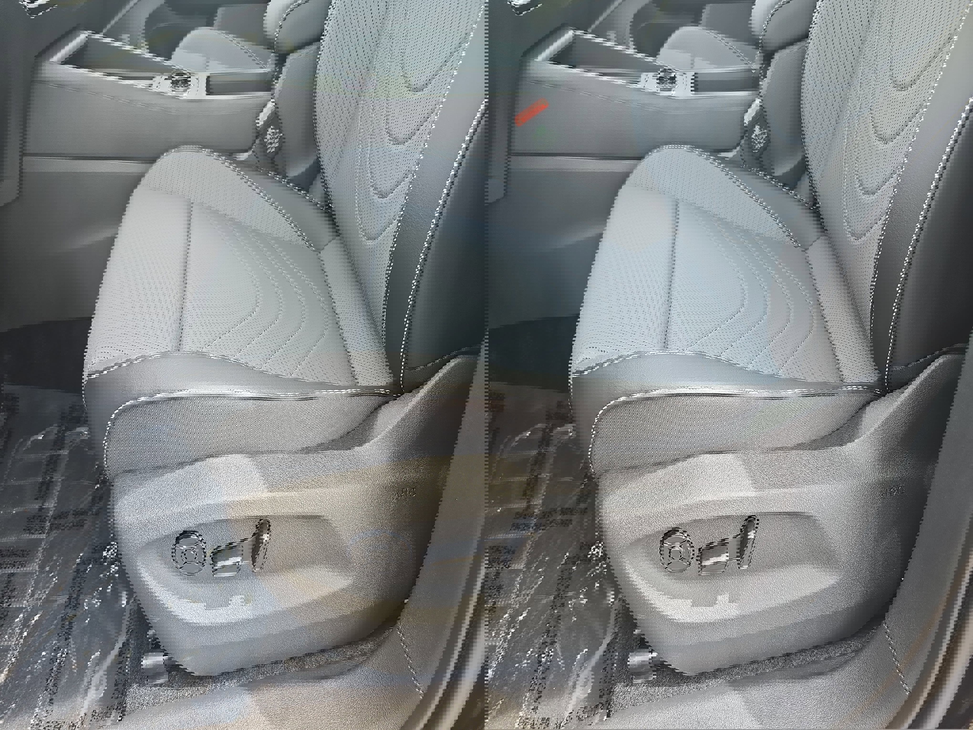 Used 2025 Volkswagen Tiguan SE image 27