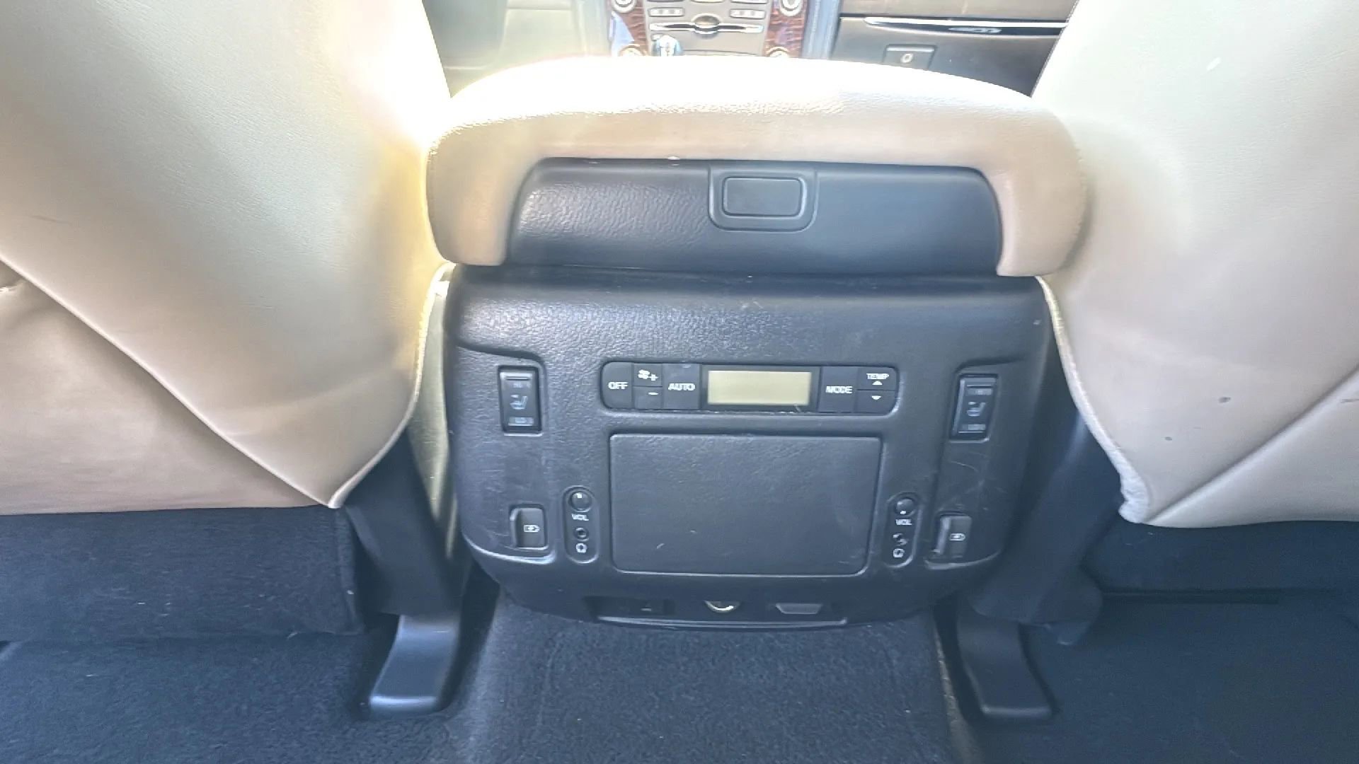 Used 2019 Nissan Armada Platinum w/ Interior Lighting Package AWD/4WD image 25