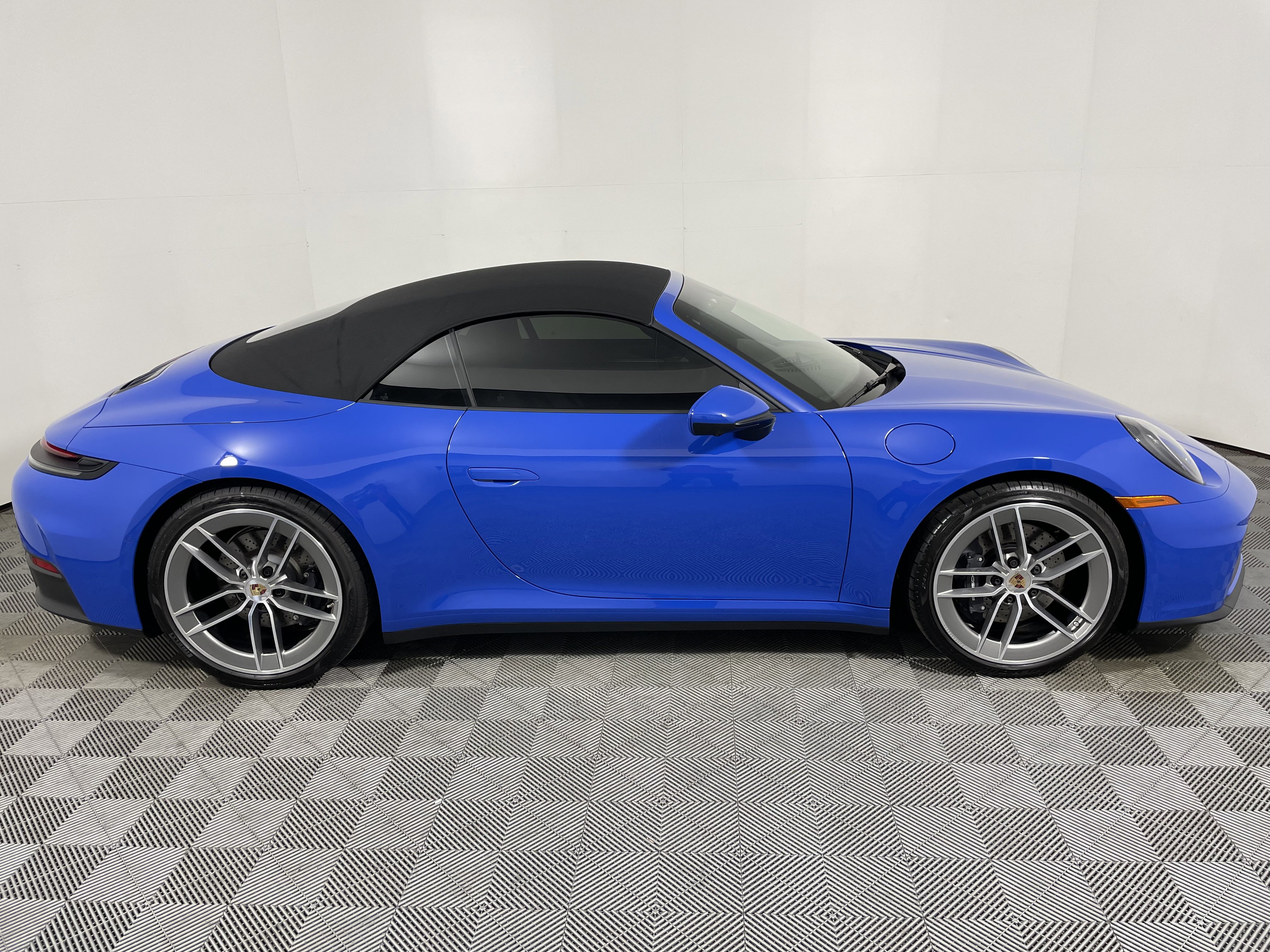 Used 2025 Porsche 911 Carrera image 27
