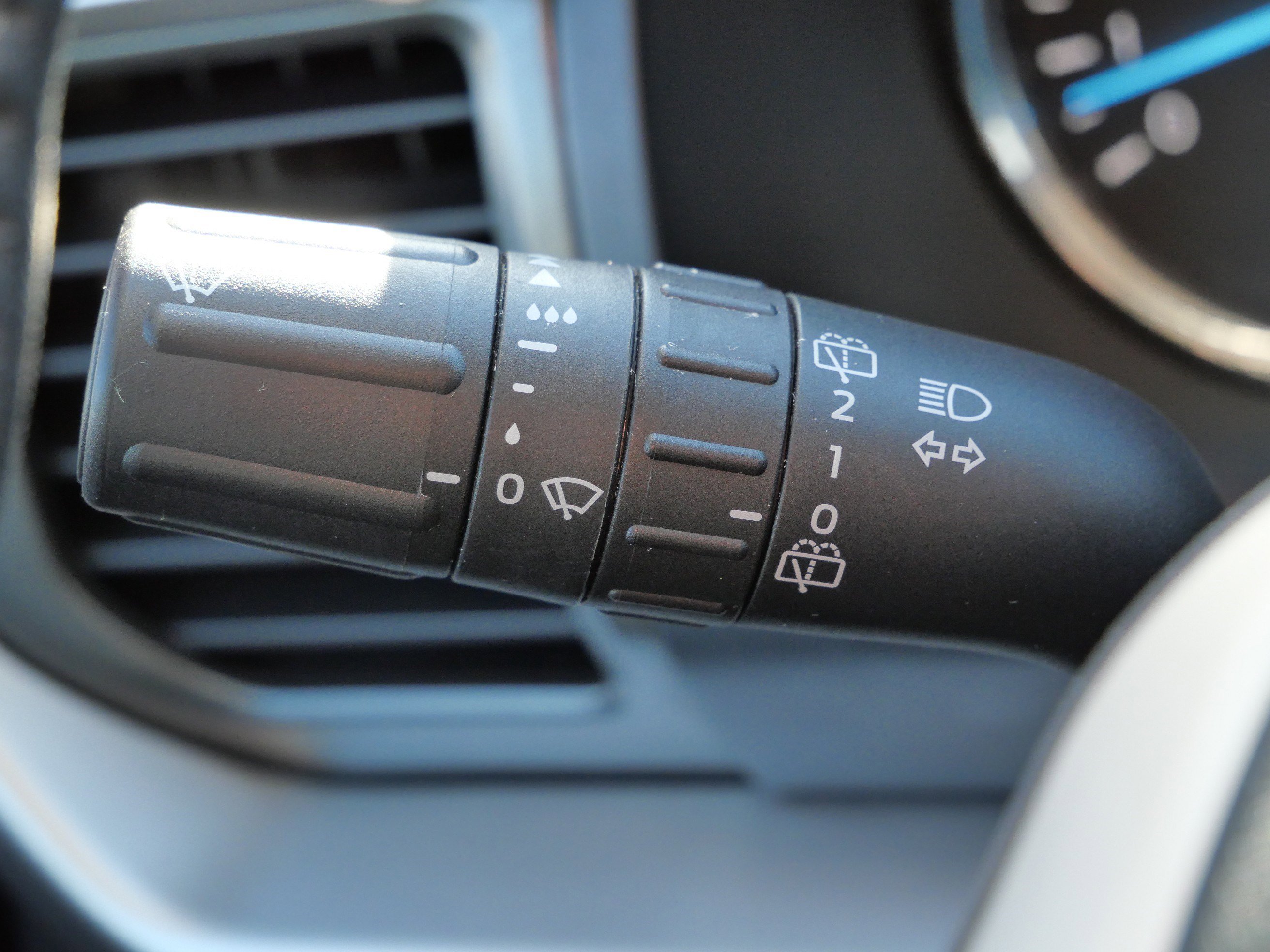 Used 2024 Ford Expedition XLT image 34