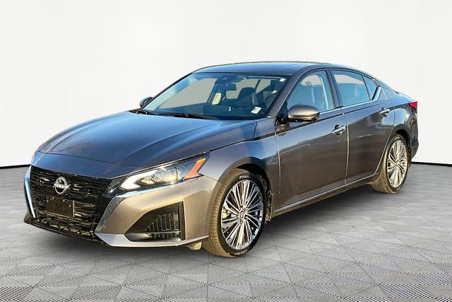 Used 2023 Nissan Altima 2.5 SL image 3
